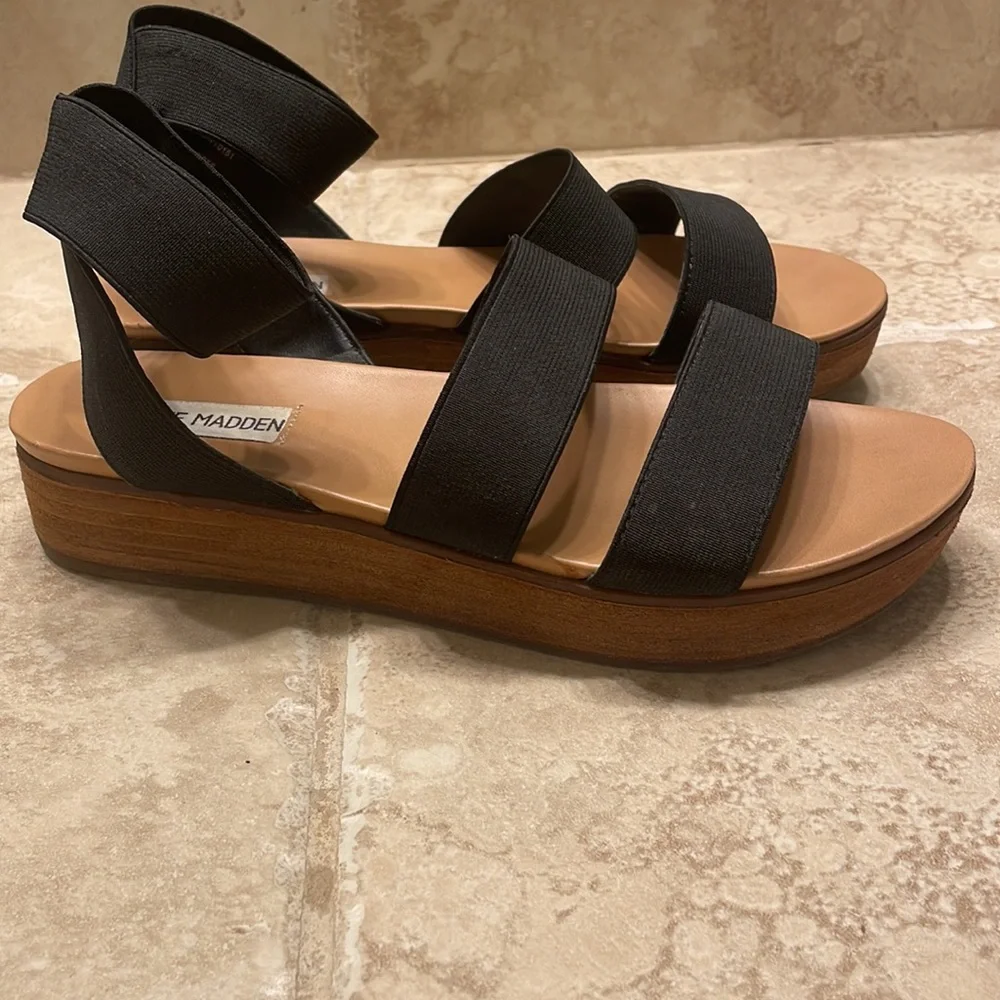 Black Steve Madden Platform Sandals